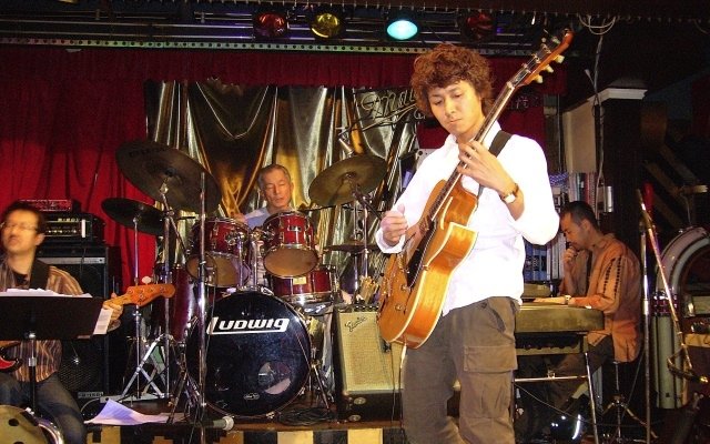 当スクールの開発した教材で短期間でアドリブを習得